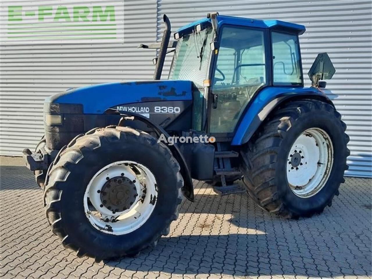 جرار بعجلات New Holland 8360