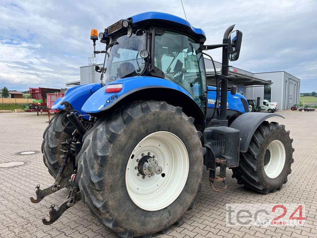 trattore gommato New Holland T 7.220