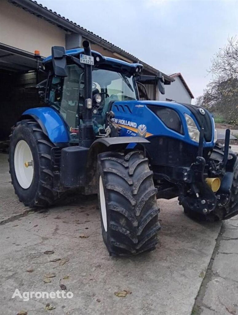 New Holland T 7.225 AC Stage V wheel tractor