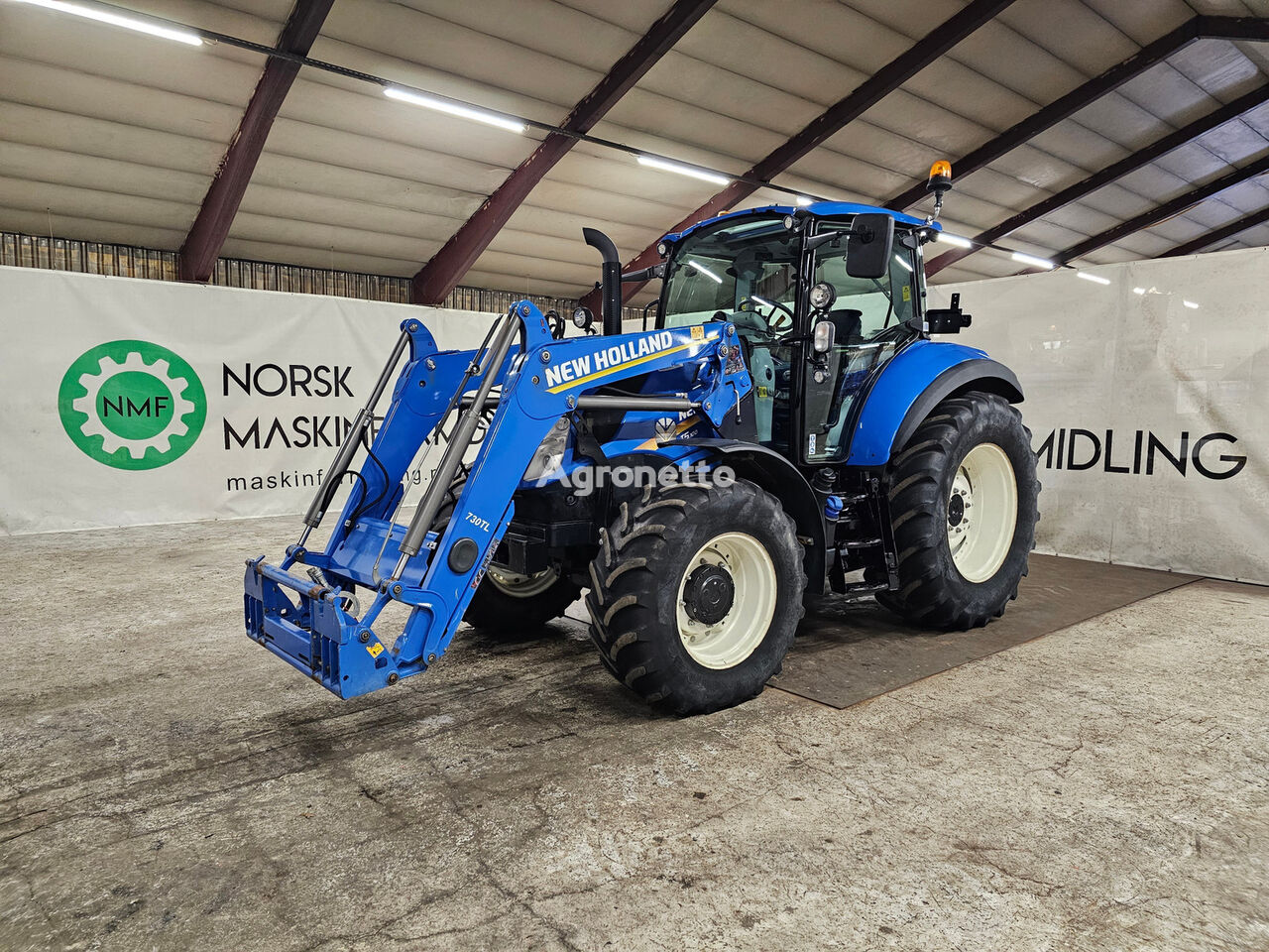 New Holland T5.100 EC wheel tractor