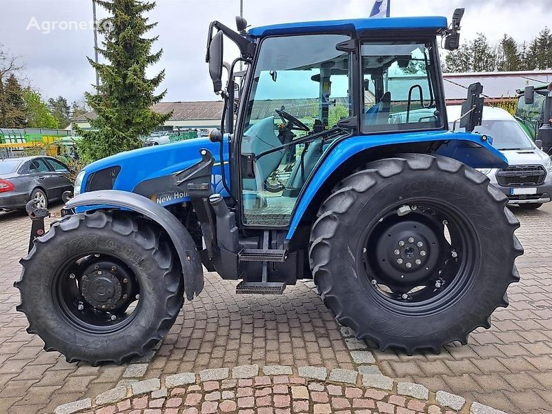 New Holland T5050   tractor de ruedas