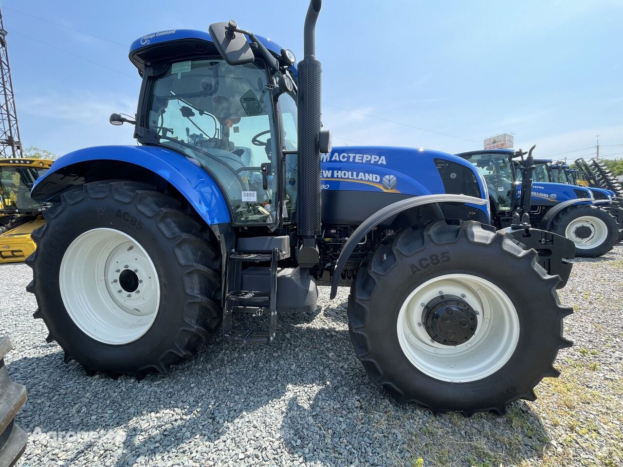 tractor cu roţi New Holland T6090 nou