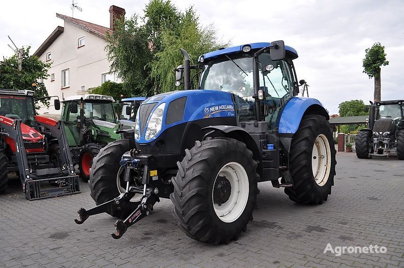 جرار بعجلات New Holland T7.200