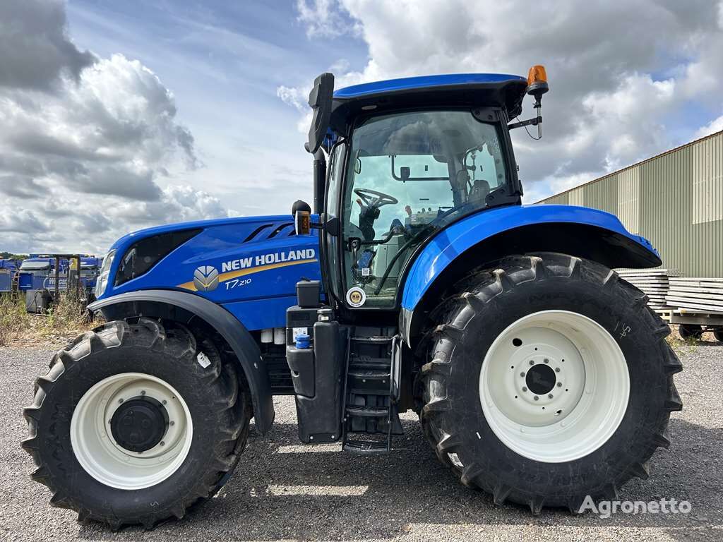 трактор колесный New Holland T7.210 Classic New Holland T7.210 tractor