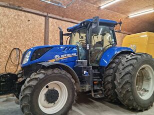 ratastraktor New Holland T7.215 S