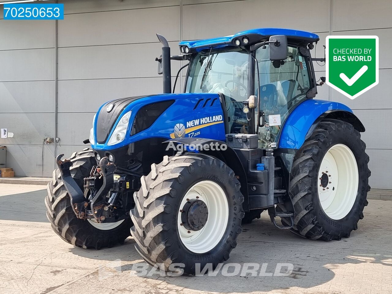 New Holland T7.225 AC 4X4 Front PTO wheel tractor