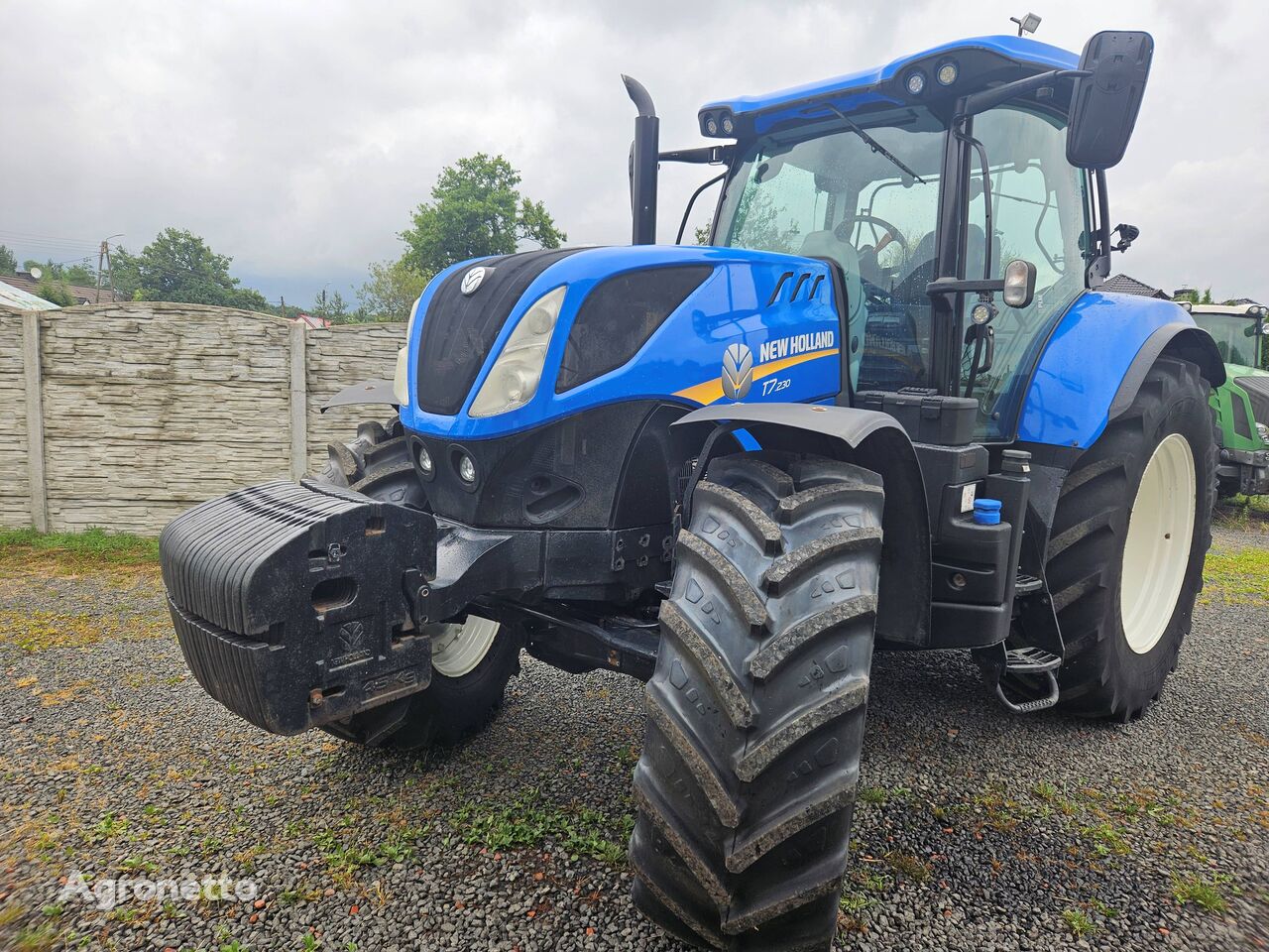 трактор колесный New Holland T7.230