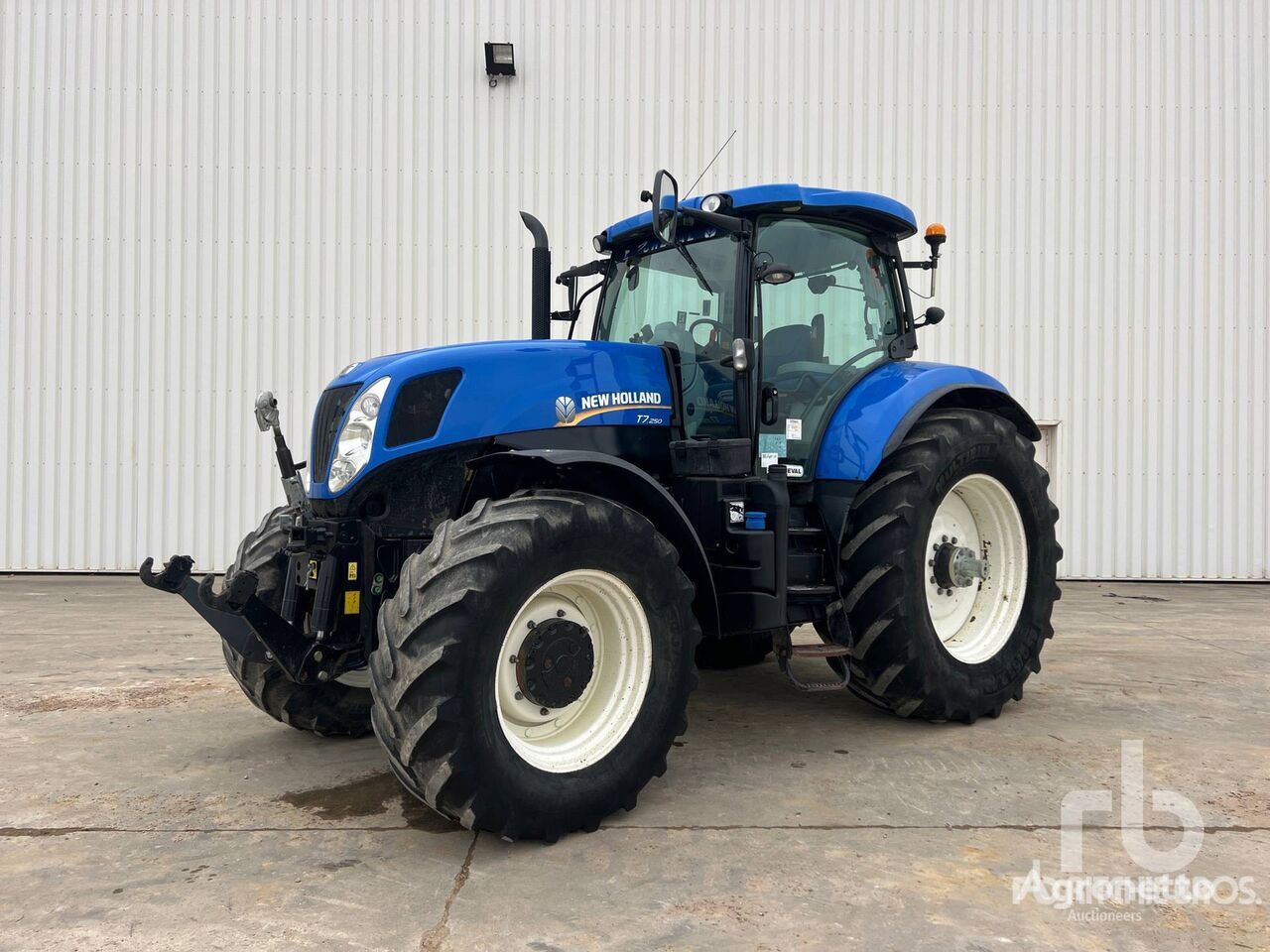 трактор колесный New Holland T7.250 Tracteur Agricole