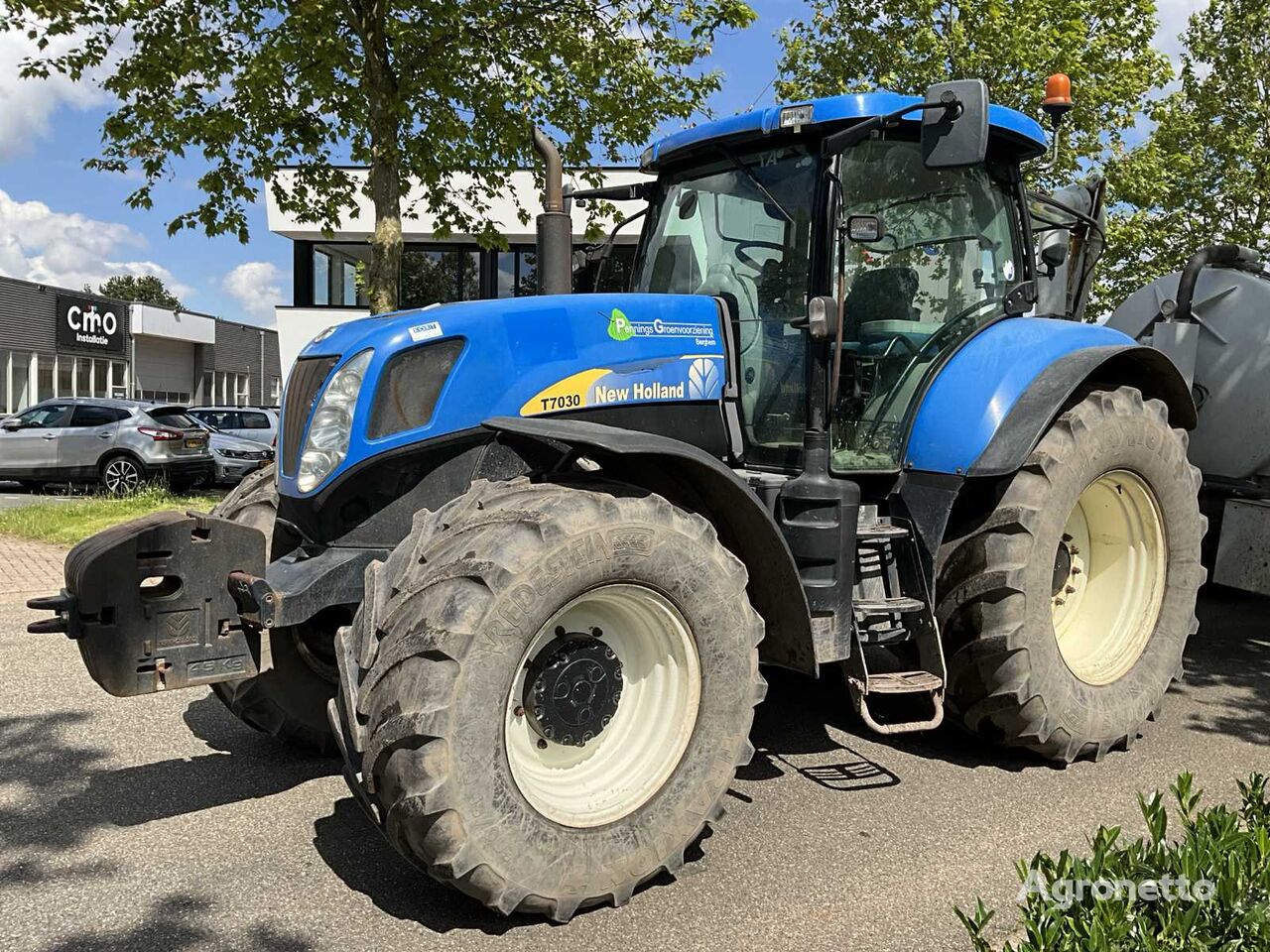 جرار بعجلات New Holland T7030