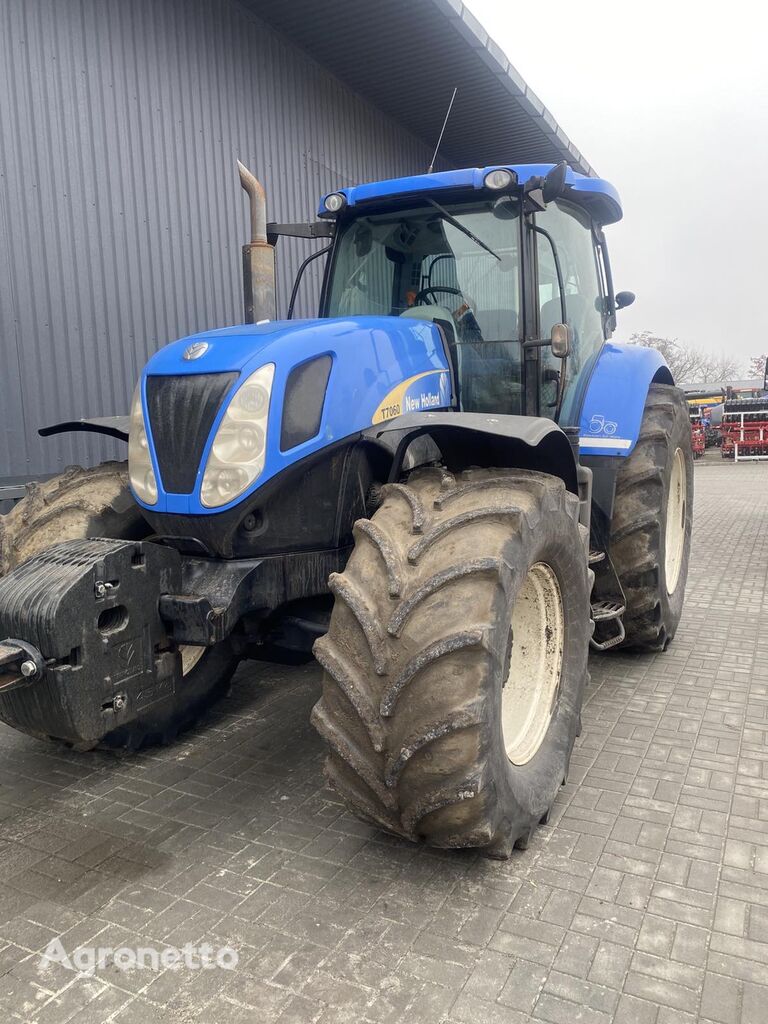 traktor na kolesih New Holland T7060