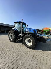 трактор колесный New Holland T7070