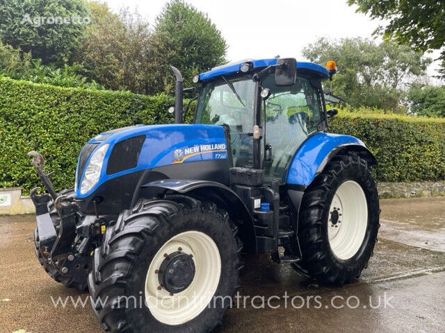 máy kéo bánh lốp New Holland T7/200