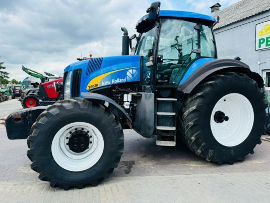 New Holland T8020 wheel tractor