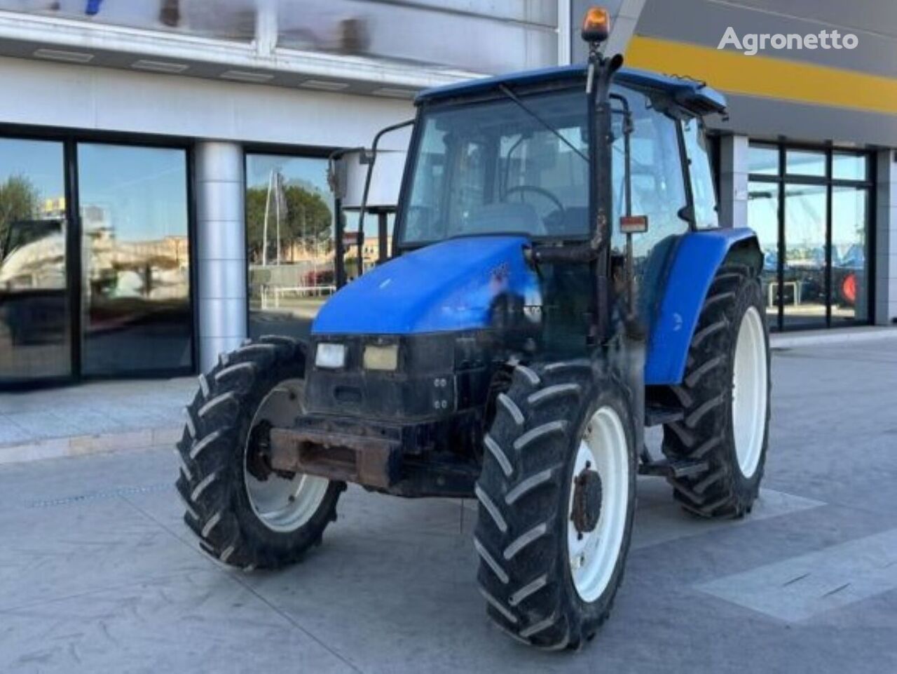 трактор колесный New Holland TL80