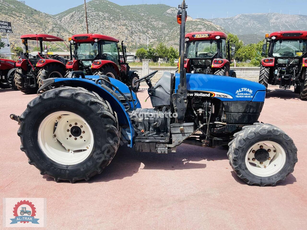 New Holland TN 75N A tractor de ruedas