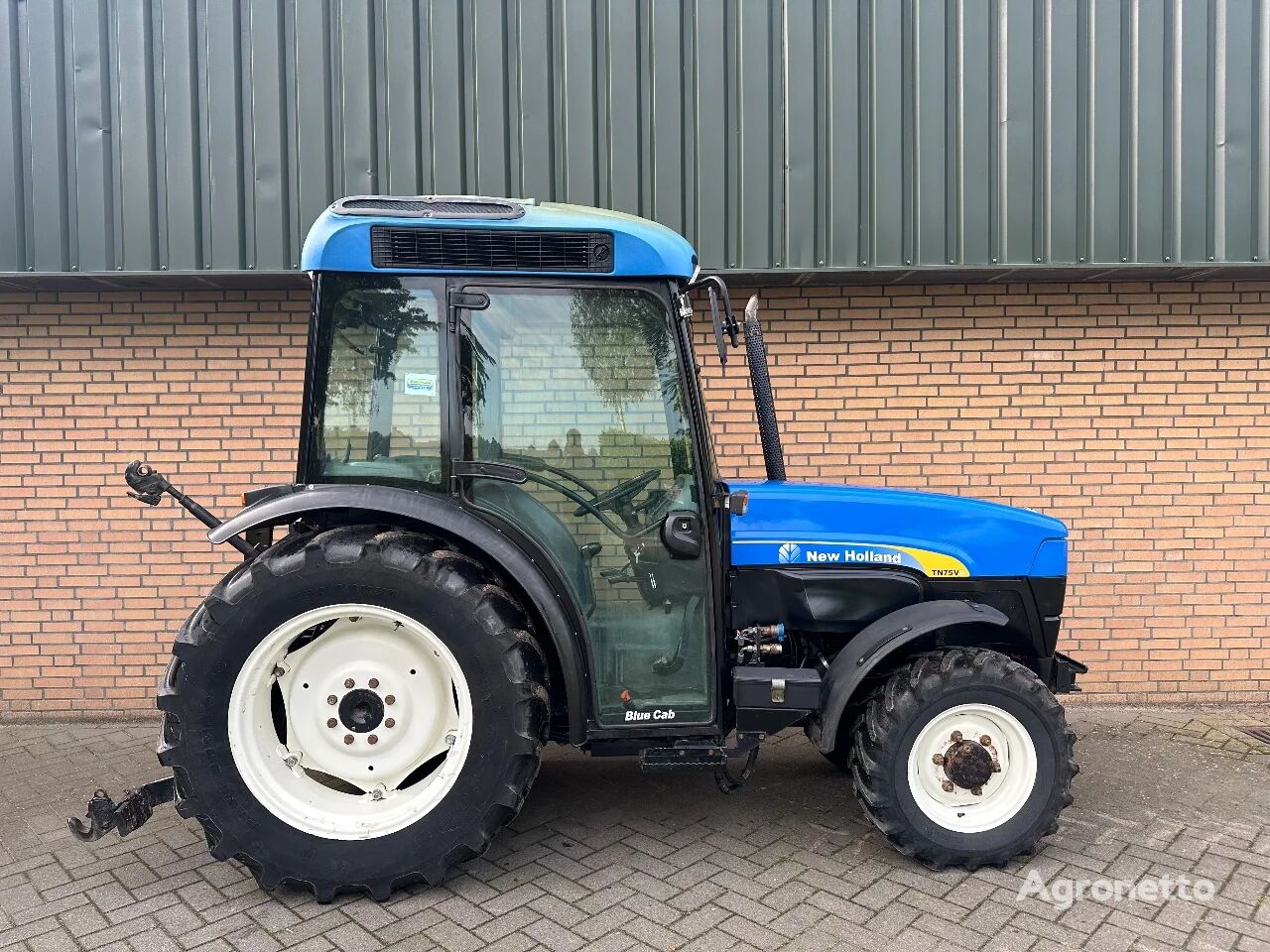 New Holland TN75VA tractor de ruedas