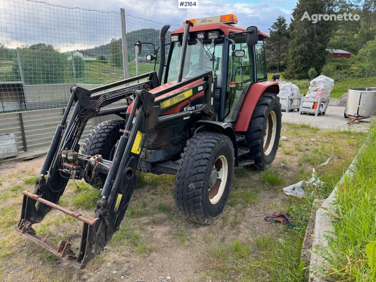 جرار بعجلات New Holland TS110