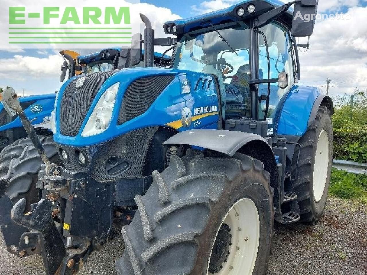 traktor roda New Holland t7-195s S