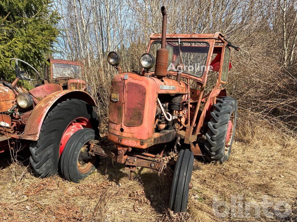 جرار بعجلات Nuffield 342 - Agroline