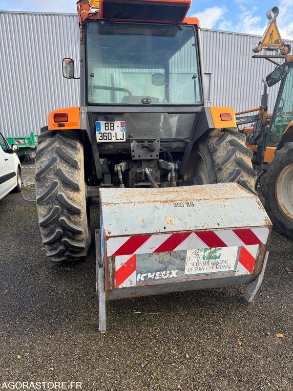 traktor roda Renault R3163