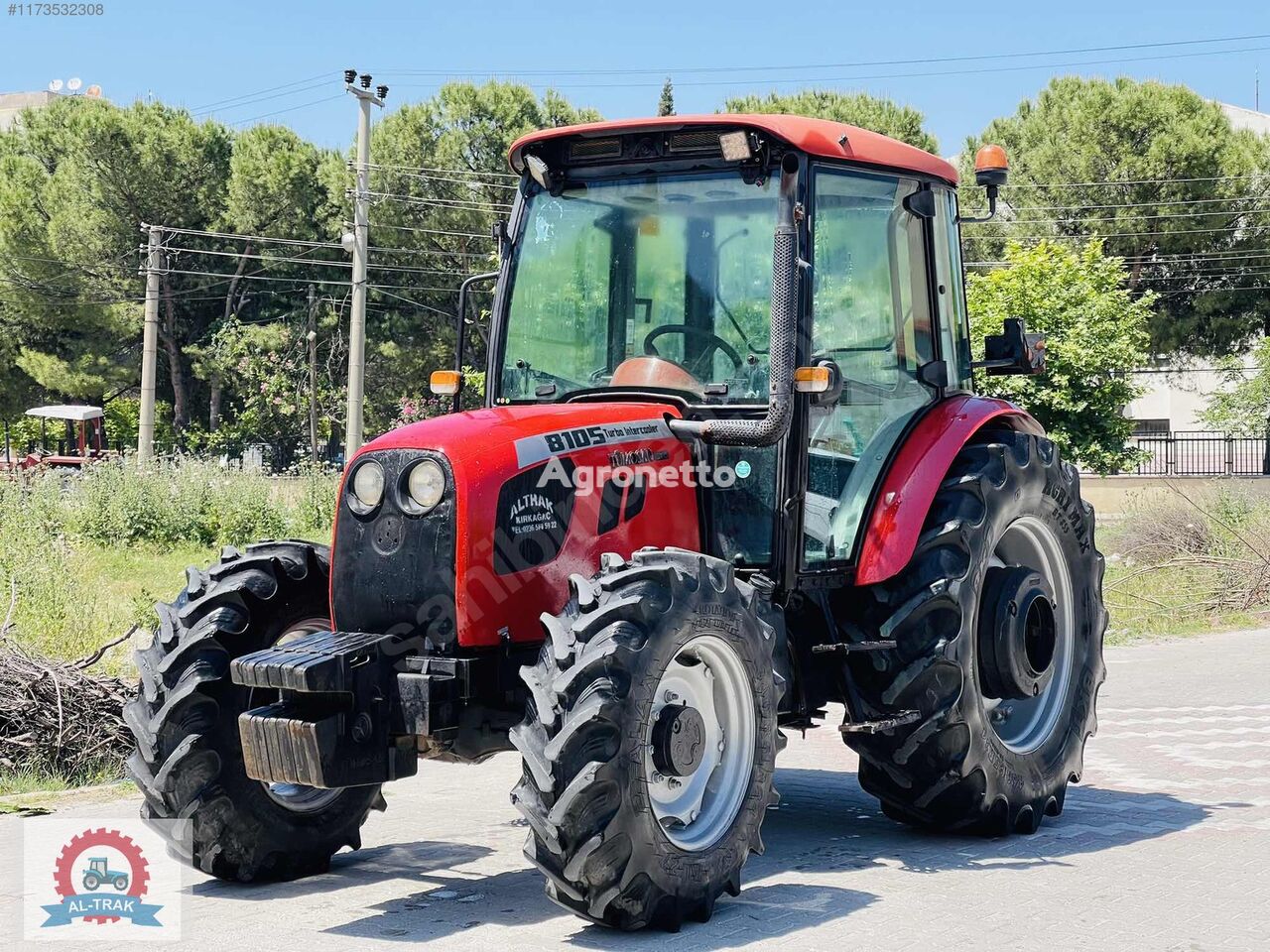 tracteur à roues Tümosan 8105