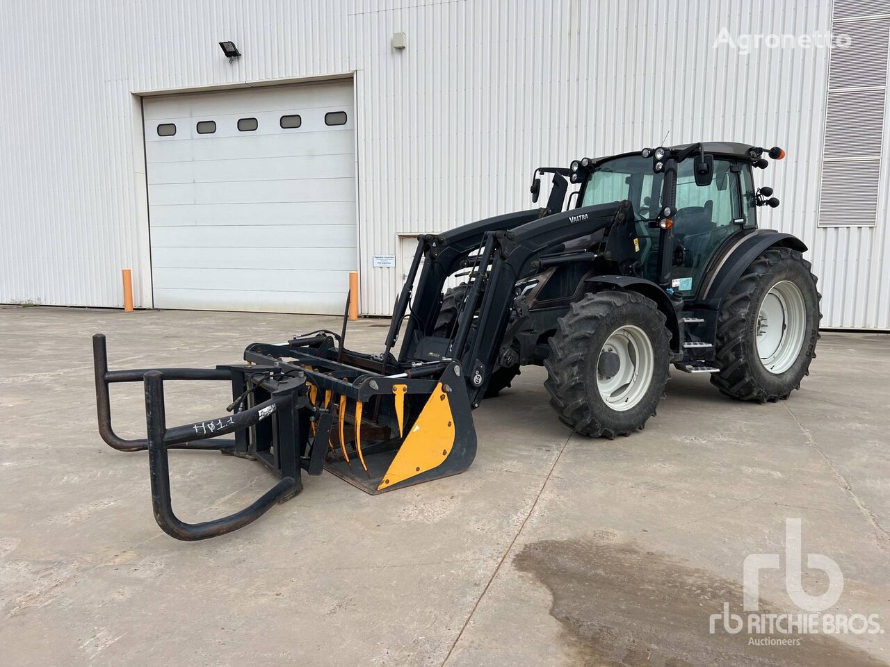 Valtra G115 HI-TECH 4x4 Tracteur Agricole Radtraktor