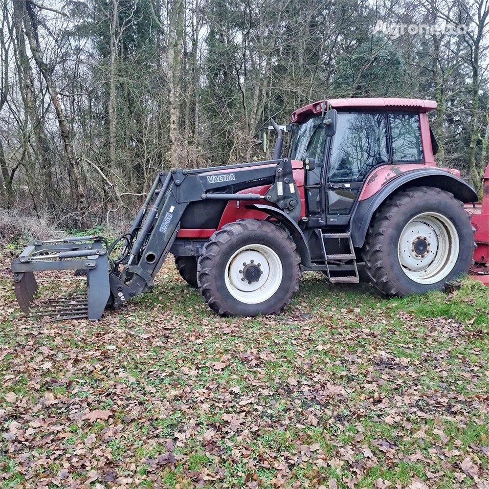 tracteur à roues Valtra M120-4