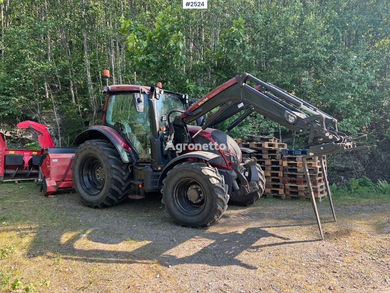 Valtra N104 wheel tractor