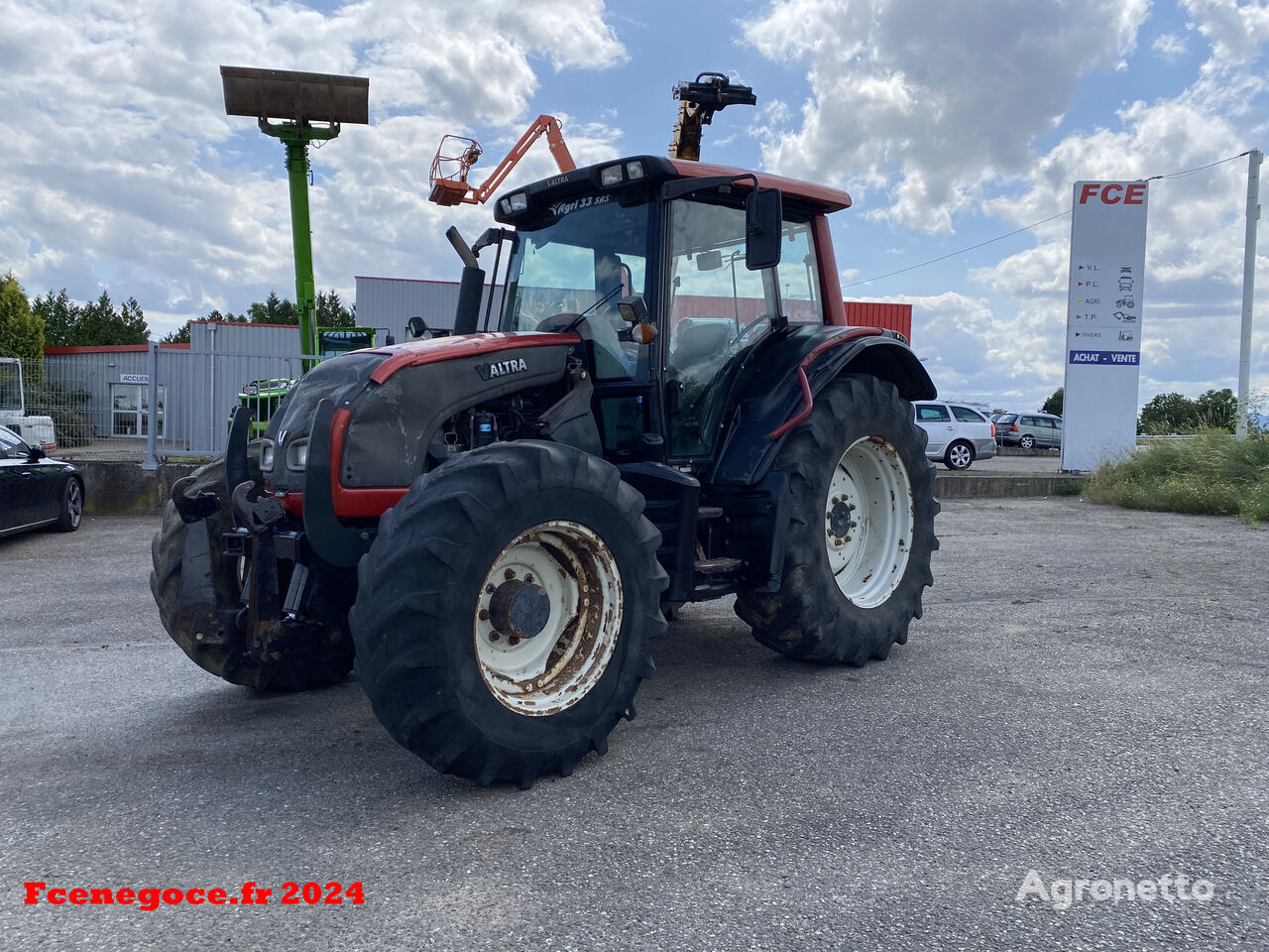 damaged Valtra N111 ADVANCE LS - Carte Grise Française  wheel tractor