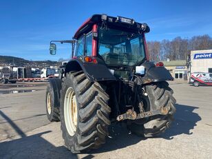 tracteur &agrave; roues Valtra N121
