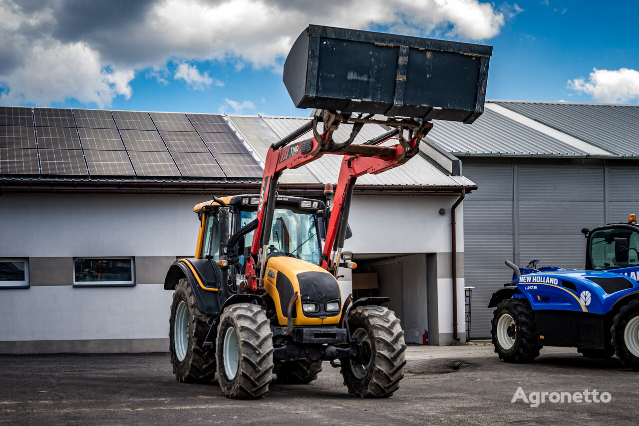 Valtra N82 Radtraktor