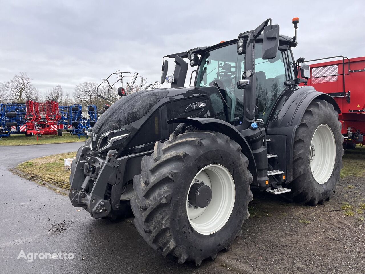 Valtra Q305 1A9 Radtraktor