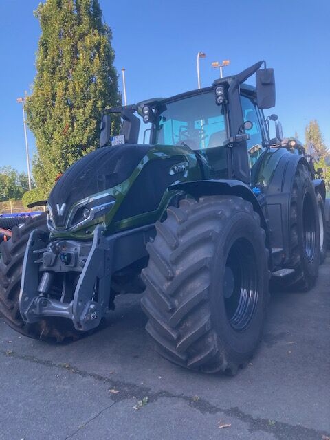 tracteur à roues Valtra Q305 1A9