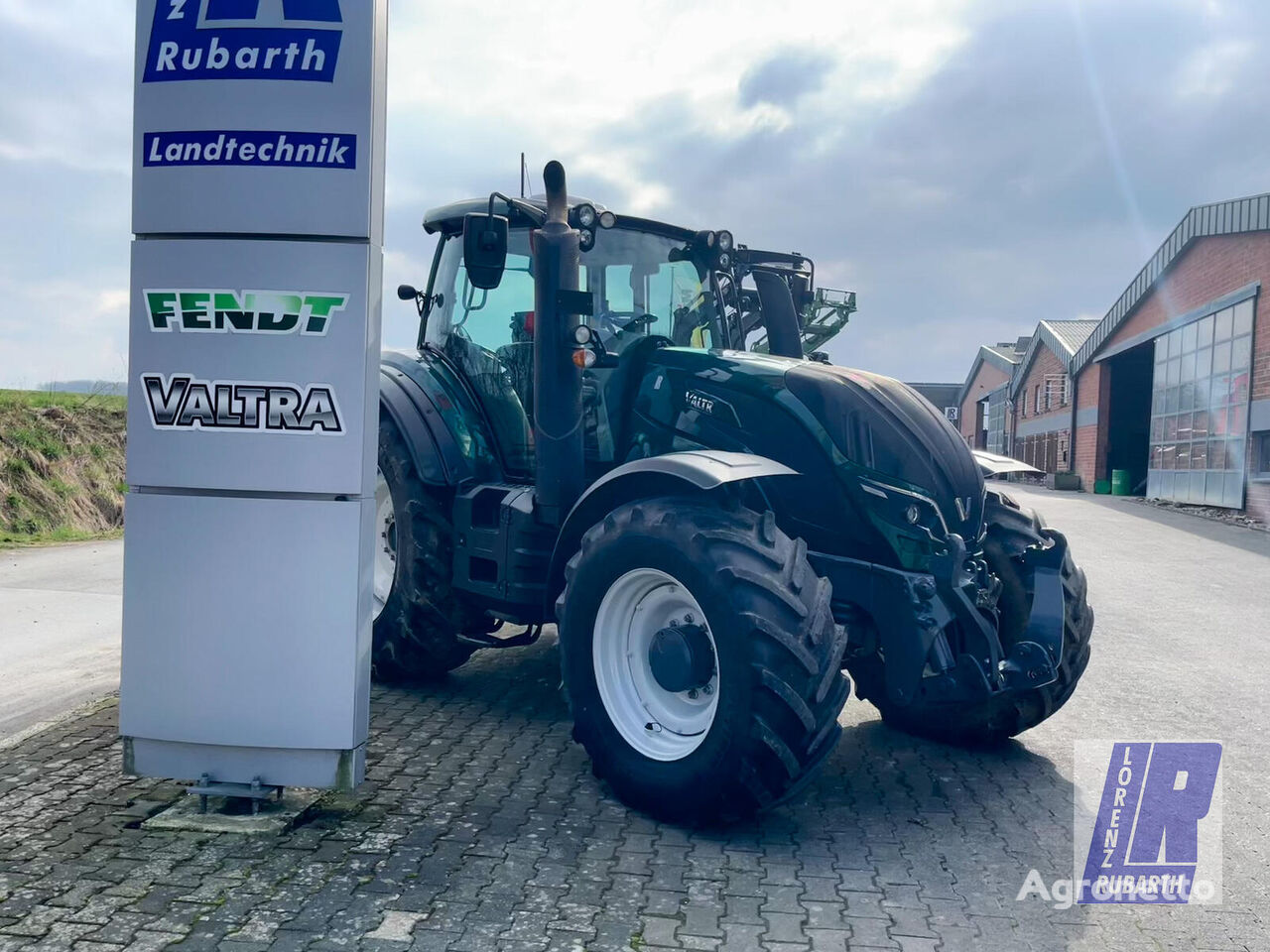 трактор колесный Valtra T 174 EV Versu