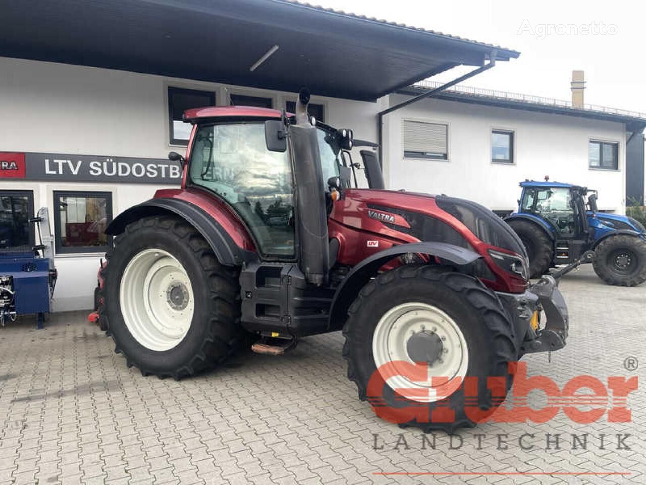 جرار بعجلات Valtra T 174e Active