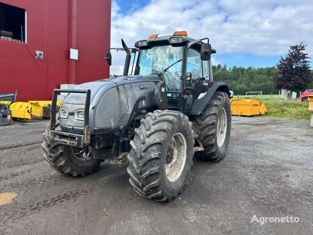 tracteur à roues Valtra T 180