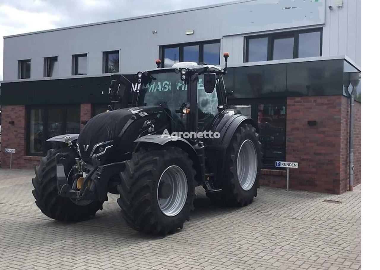 kolesový traktor Valtra T 215 D