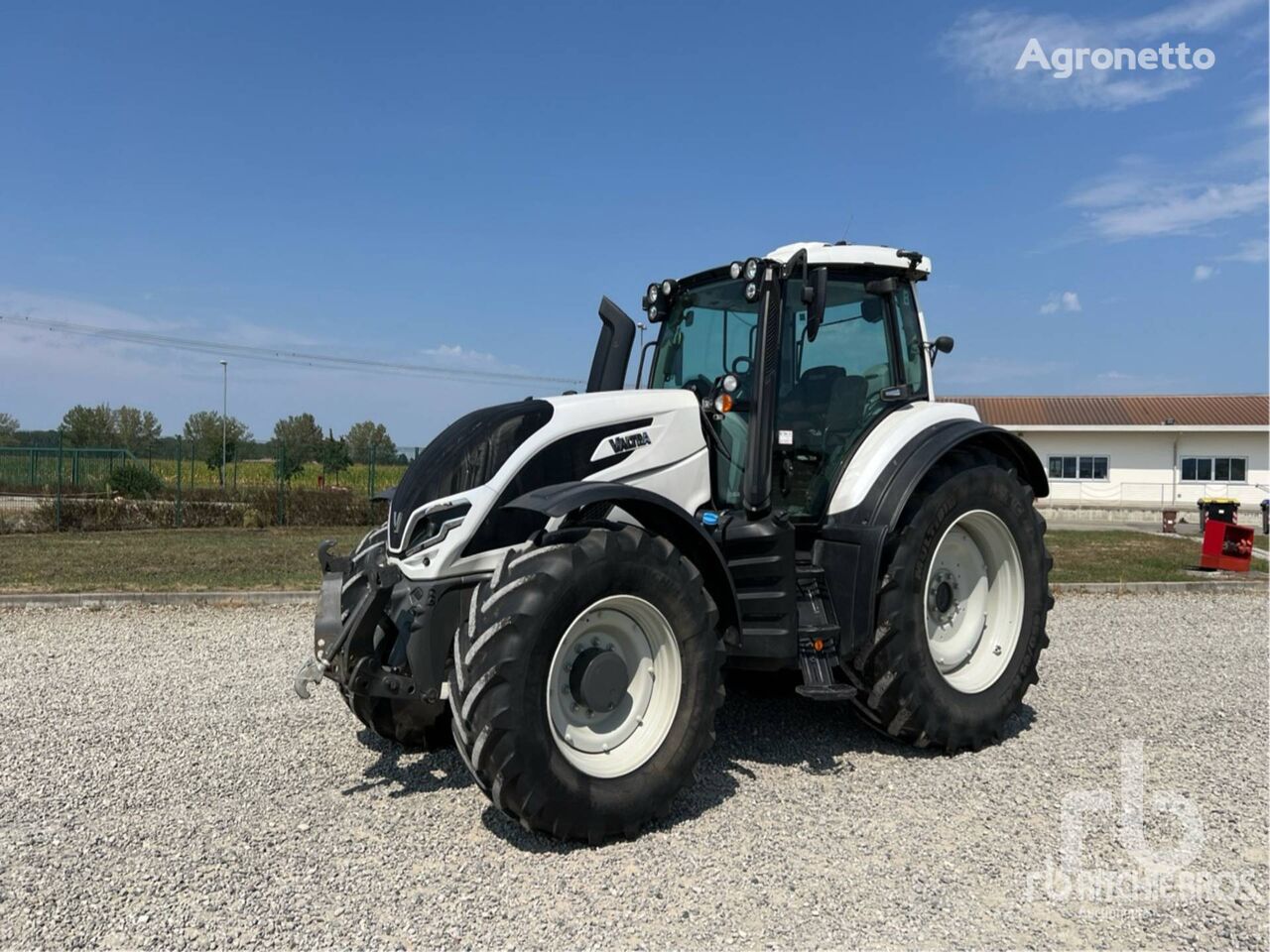 Valtra T145 DIRECT traktor točkaš