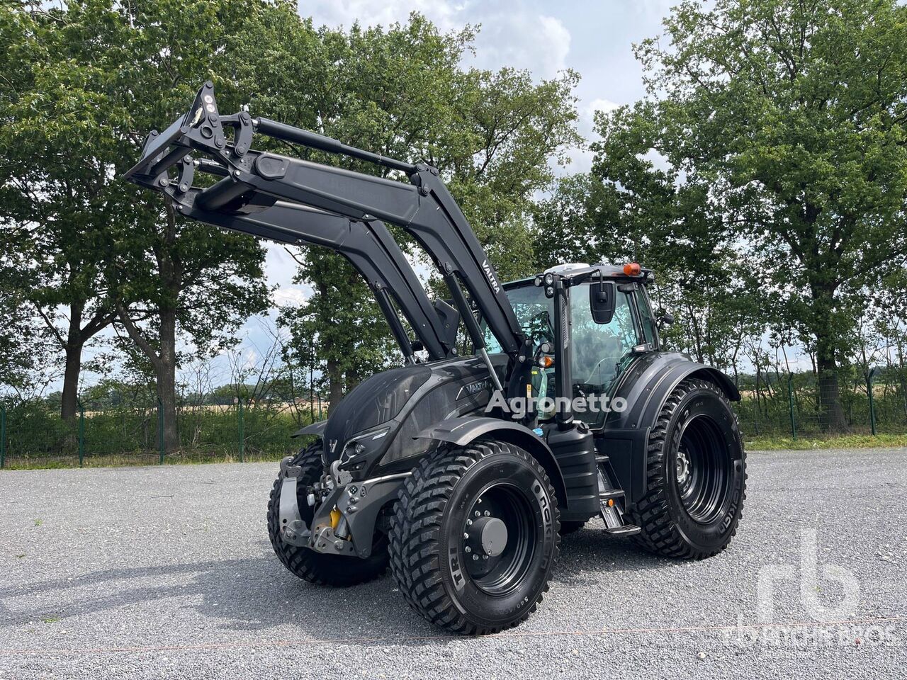 Traktor na kolesih Valtra T234D SMART TOU naprodaj | Agronetto SI Traktor na kolesih Valtra T234D SMART TOU - Agronetto