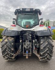 Valtra T234S-Versu kerekes traktor