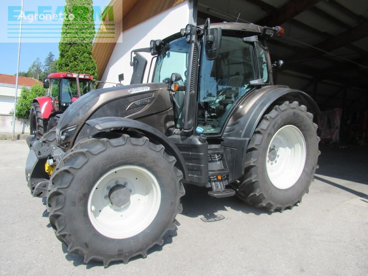 جرار بعجلات Valtra n134 (stufe v)