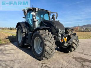 جرار بعجلات Valtra n155ed