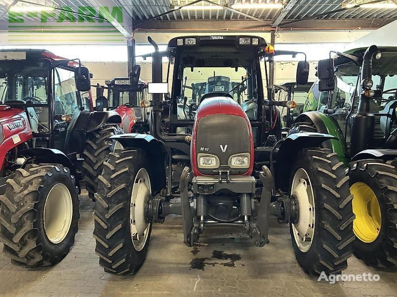 tracteur à roues Valtra n92