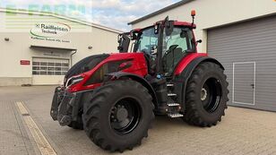 جرار بعجلات Valtra q305