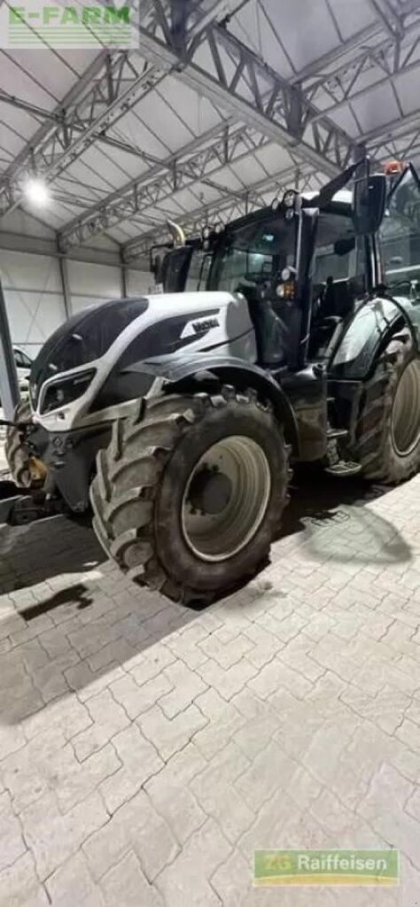 جرار بعجلات Valtra t 174 - Agroline