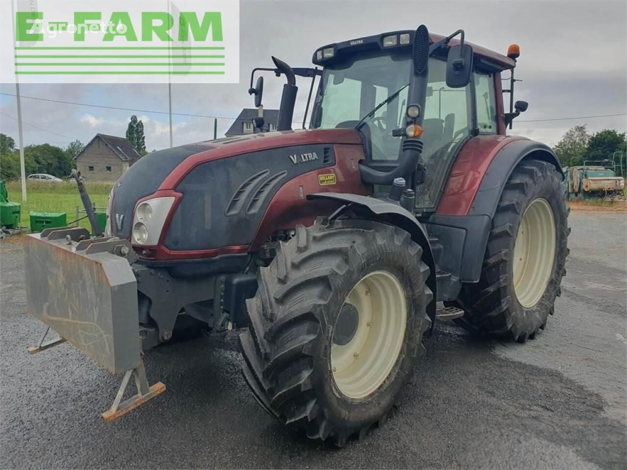 Valtra t163 versu riteņtraktors