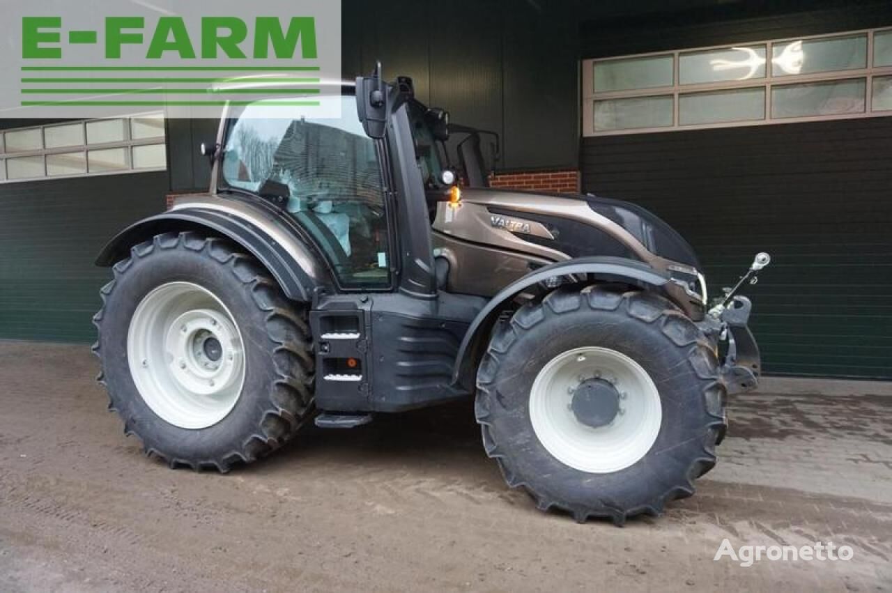 Valtra t175 active wheel tractor