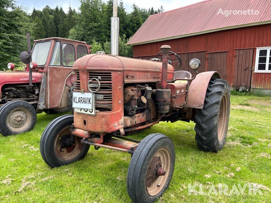 Volvo T 230 tractor de ruedas