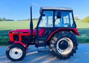 tracteur &agrave; roues Zetor 7011