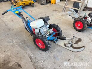 ماكينة تقطيع الأغصان J&oslash;rgen Jensen B15